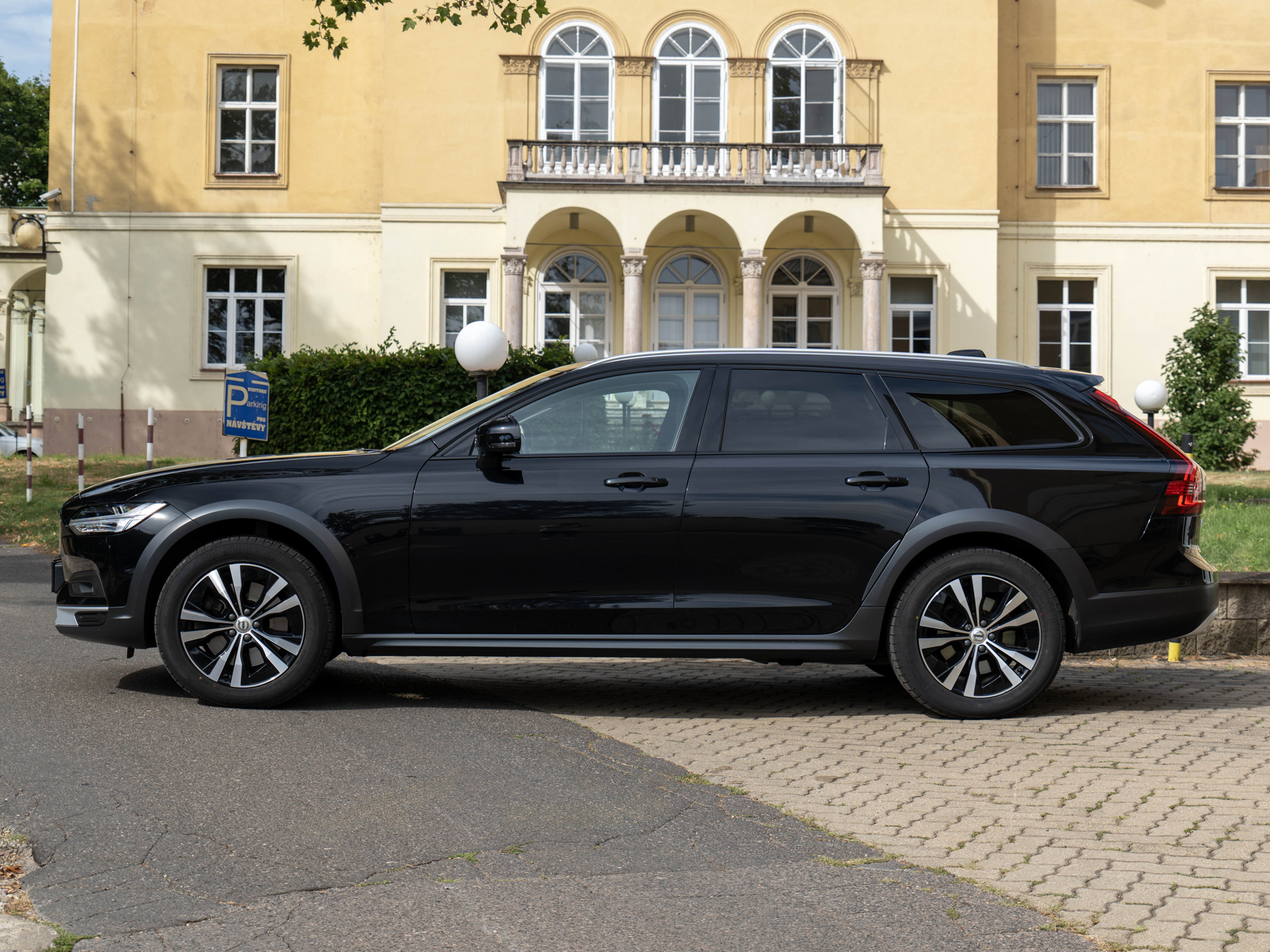 Volvo V90
