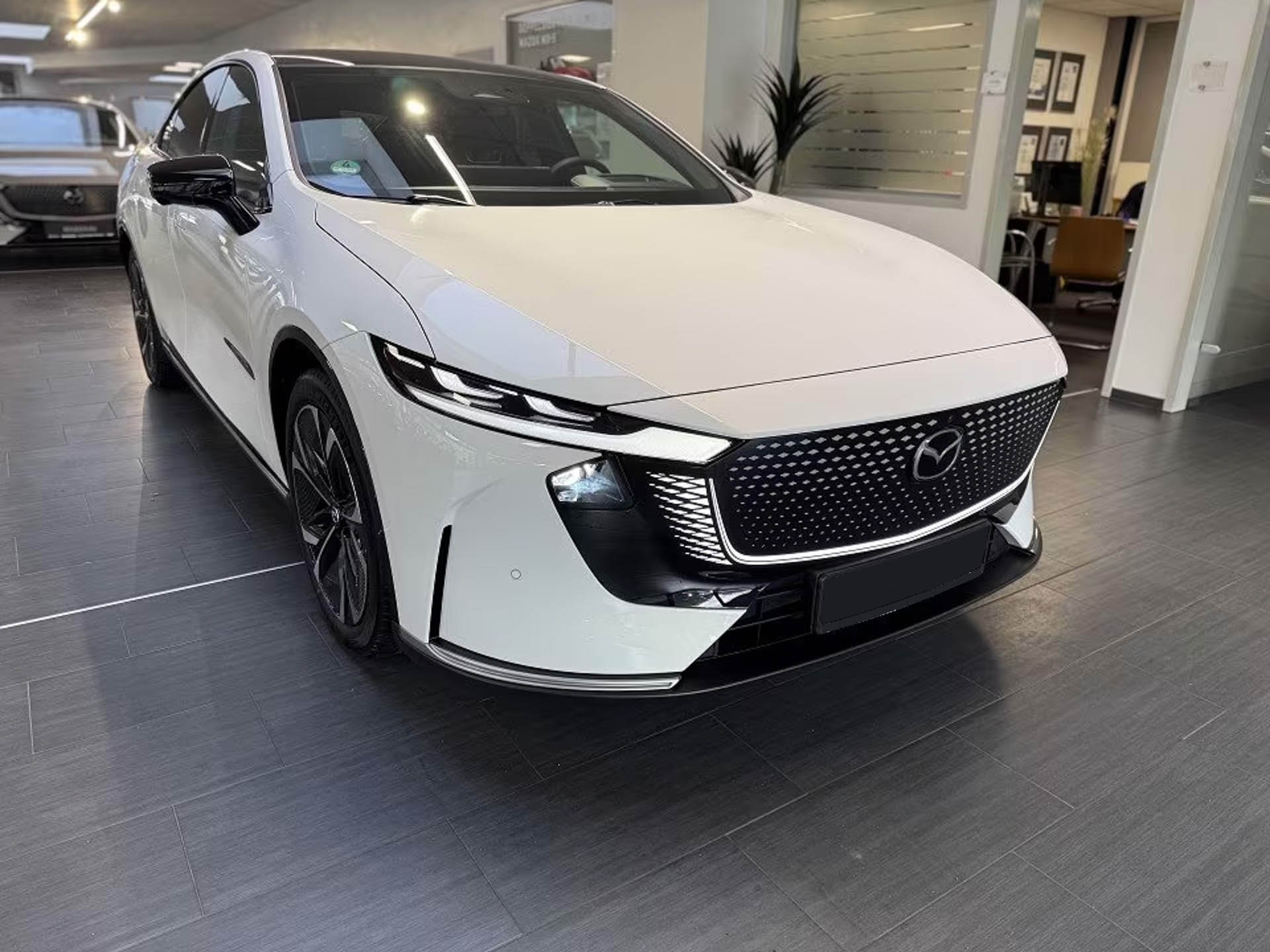 Mazda 6e