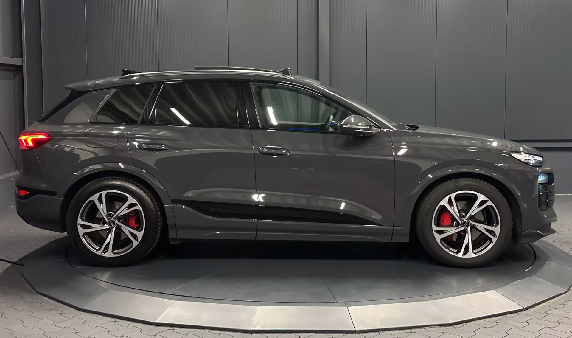 Audi Q6 e-tron