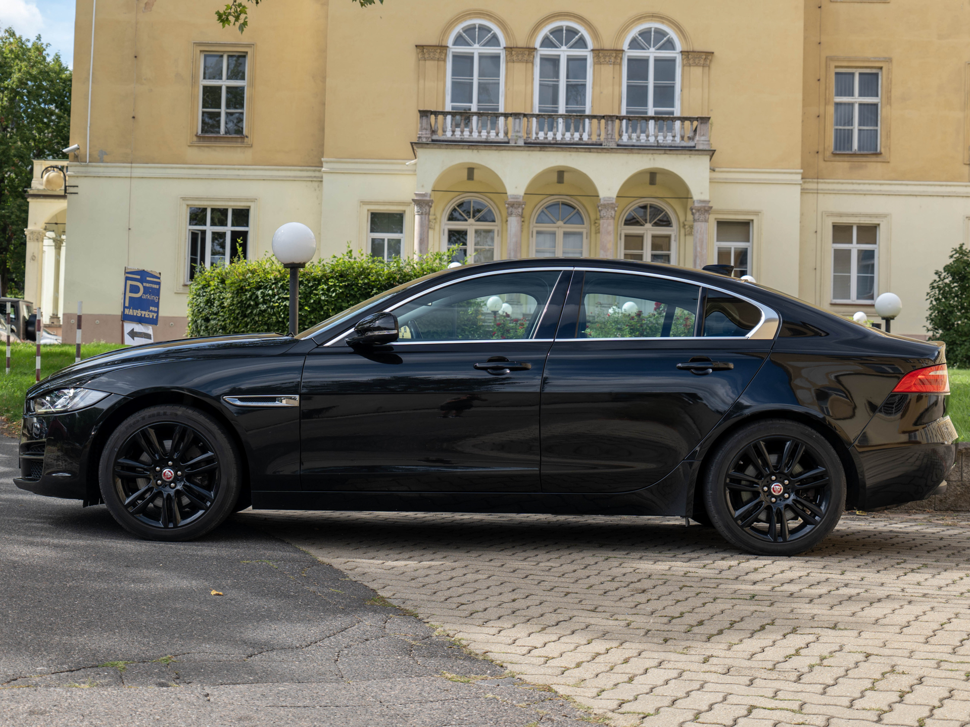 Jaguar XE