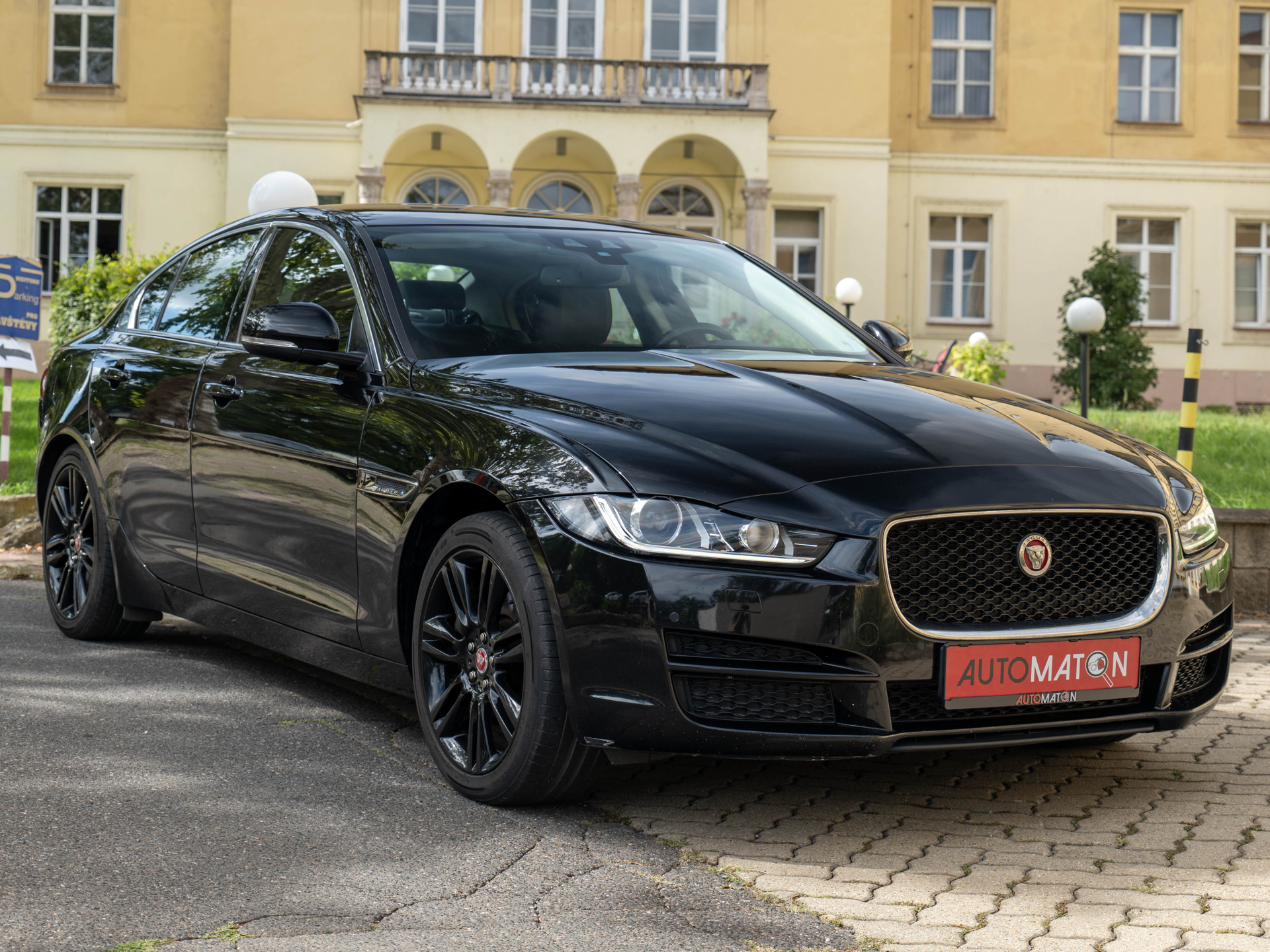Jaguar XE