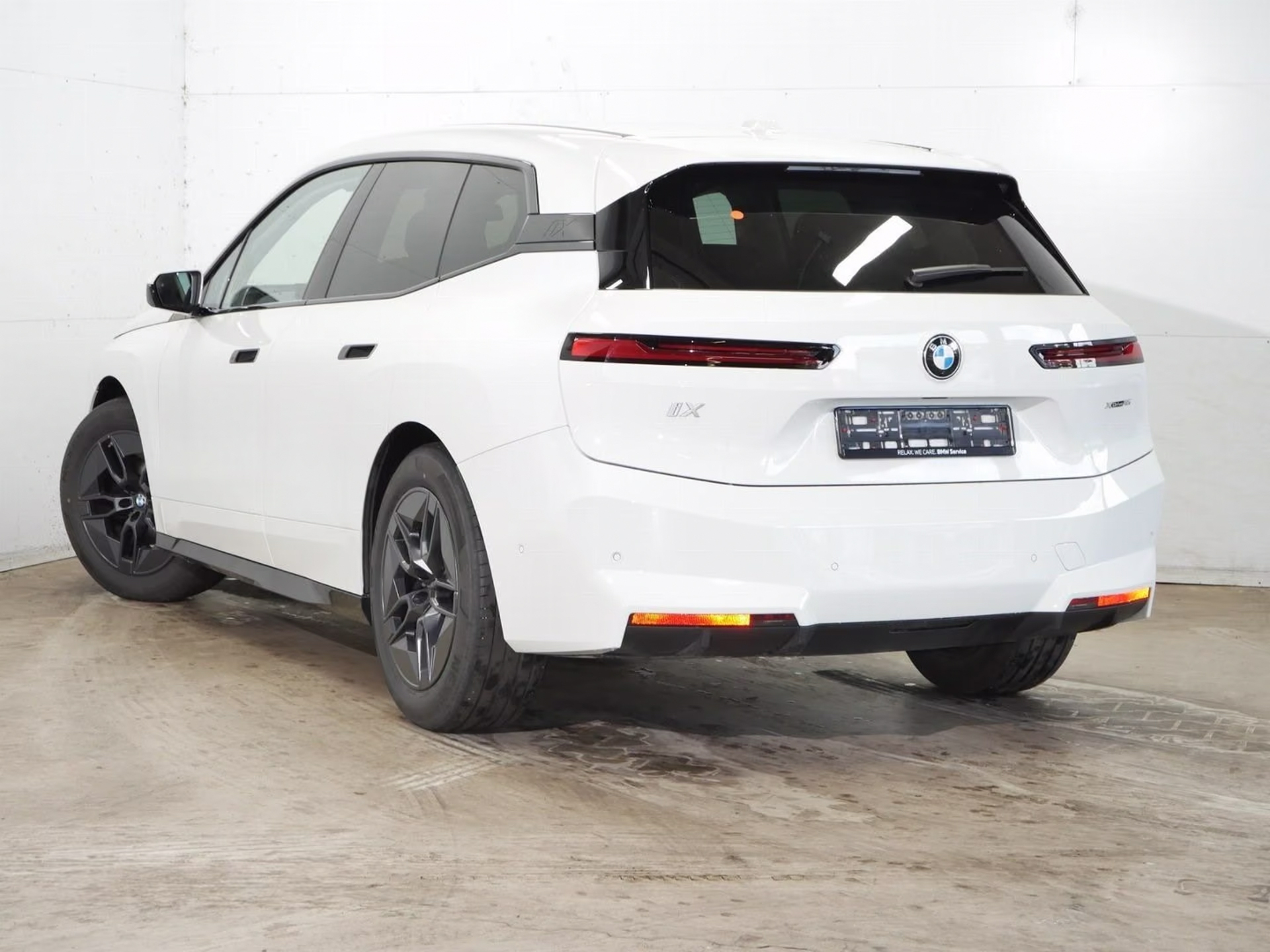 BMW iX